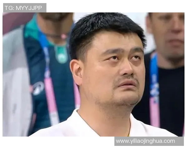 姚明谈后卫表现:技术与团队协作的关键因素分析 姚明谈后卫表现:技术与团队协作的关键因素分析