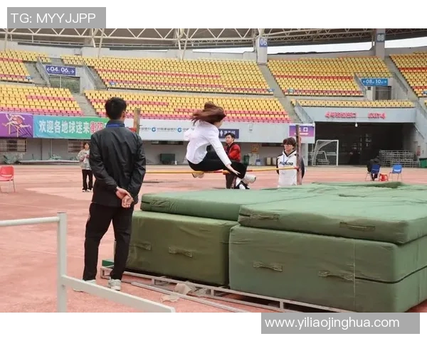 深圳飞盘队节奏之争引发热议球迷对比赛风格看法不一